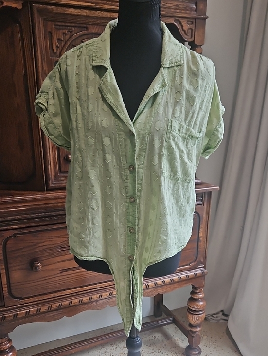 Anthropologie Tops - PILCRO By anthropologie Sage Green Button-Front Short Sleeve Shirt. Size M